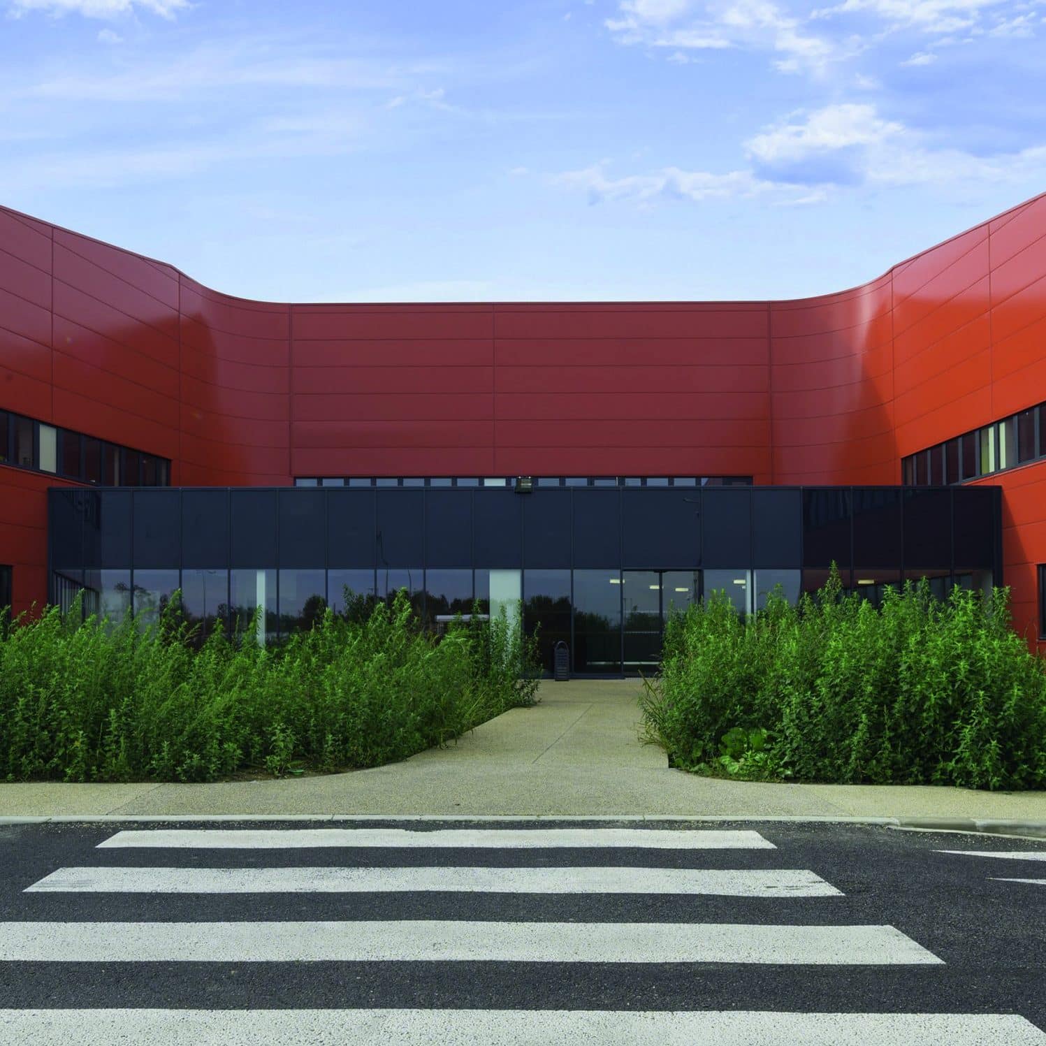 71 000 sq.m of logistic <br />
and environmental excellence